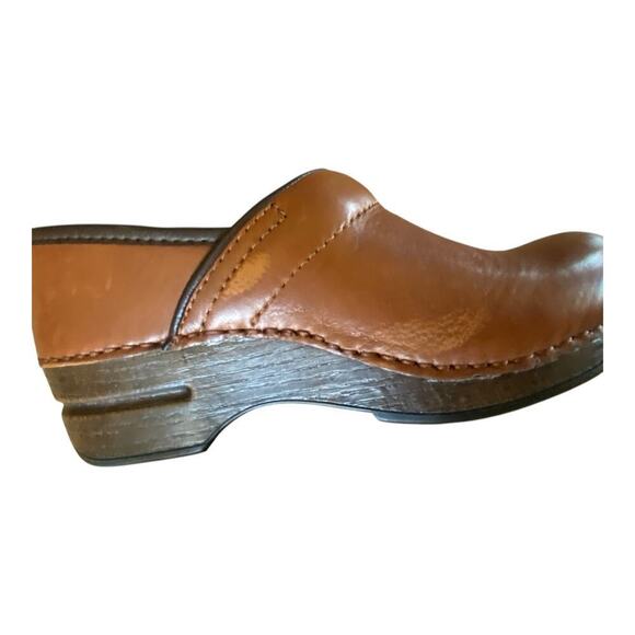 Dansko XP Slip Resistant Clog Nurse Shoes Womens Size EUR 35 US 5 Brown Slip Ons - Picture 12 of 16